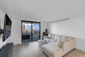 2500 Parkview Dr 2102 Hallandale Beach, FL 33009 - MLS#A11929606