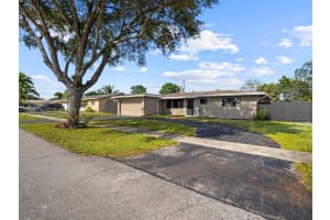 4461 Nw 6th St Plantation, FL 33317 - MLS#A11929618