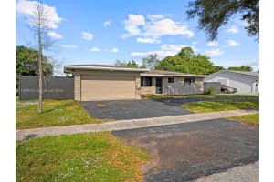 4461 Nw 6th St Plantation, FL 33317 - MLS#A11929618