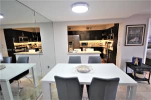 5161 Collins Ave 1610 Miami Beach, FL 33140 - MLS#A11929656