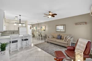 800 Sw 10th Ter 4t Hallandale Beach, FL 33009 - MLS#A11929671