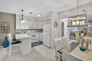 800 Sw 10th Ter 4t Hallandale Beach, FL 33009 - MLS#A11929671