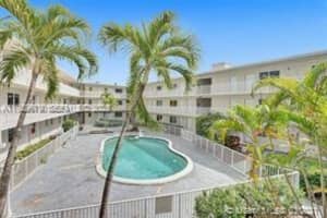 1895 Venice Park Dr APT A18, North Miami, FL 33181, - MLS#A11929679