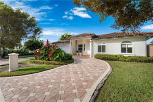 9221 Sw 170th Ln Palmetto Bay, FL 33157 - MLS#A11929752