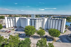 9682 Fontainebleau Blvd APT 306, Miami, FL 33172, - MLS#A11929763