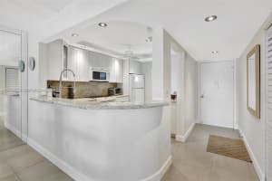 3930 Inverrary Blvd 405-d Lauderhill, FL 33319 - MLS#A11929769