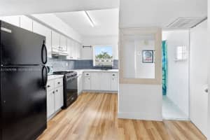 2250 Bay Dr APT 17, Miami Beach, FL 33141, - MLS#A11929789