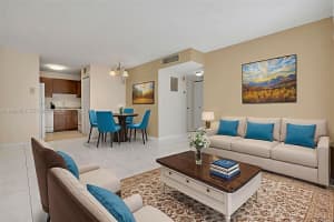 2651 Riverside Dr APT 1, Coral Springs, FL 33065, - MLS#A11929805