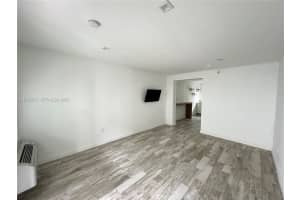 220 Collins Ave 8a Miami Beach, FL 33139 - MLS#A11929815