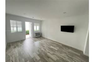 220 Collins Ave 8a Miami Beach, FL 33139 - MLS#A11929815