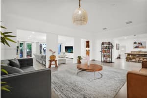 900 Tyler St, Hollywood