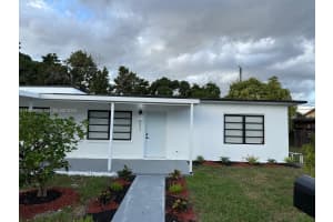 621 E 13th St Hialeah, FL 33010 - MLS#A11929868