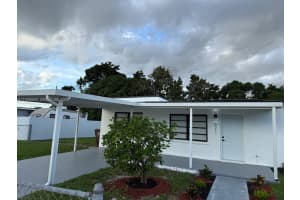 621 E 13th St Hialeah, FL 33010 - MLS#A11929868