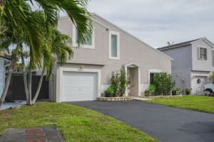 19907 Nw 67th Ct Hialeah, FL 33015 - MLS#A11929910