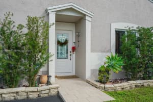 19907 Nw 67th Ct Hialeah, FL 33015 - MLS#A11929910