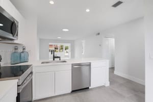 737 Nantucket Cir B Lake Worth, FL 33467 - MLS#A11929924