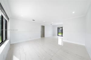 2401 Sw 45th Ave Fort Lauderdale, FL 33317 - MLS#A11929982