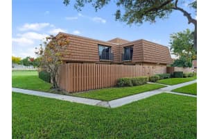 2565 Garden Ct, Cooper City