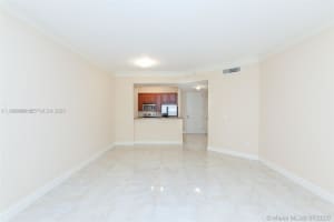 3001 NE 185th St APT 118, Aventura, FL 33180, - MLS#A11929995