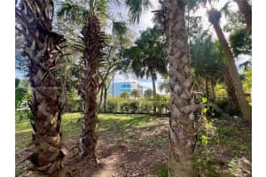 633 Nw 14th Ter Fort Lauderdale, FL 33311 - MLS#A11930104