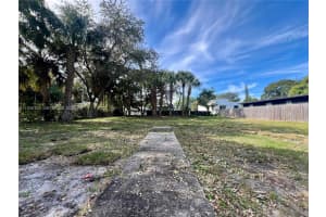 633 Nw 14th Ter Fort Lauderdale, FL 33311 - MLS#A11930104