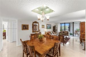 16300 Golf Club Rd 316, Weston