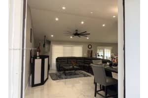 9530 Ashley Dr Miramar, FL 33025 - MLS#A11930130