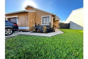 930 SW 109th Ave, Pembroke Pines, FL 33025, - MLS#A11930168