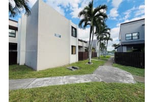 10296 Nw 9th St Cir 203, Miami