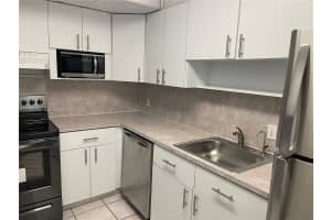 4848 Nw 24th Ct 318 Lauderdale Lakes, FL 33313 - MLS#A11930294