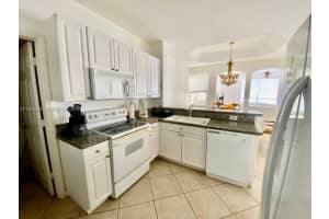 6834 Nw 107th Pl Doral, FL 33178 - MLS#A11930348