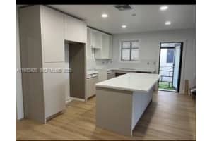 4990 E Palm Ct Hialeah, FL 33013 - MLS#A11930420