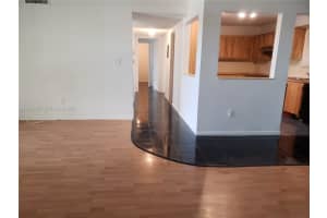 601 Ives Dairy Rd 405-8, Miami