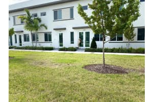 10445 Nw 66th St 10445 Doral, FL 33178 - MLS#A11930509