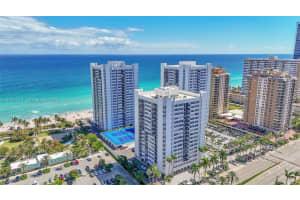 1880 Ocean Drive, Hallandale Beach, FL 33009 - MLS#A11930519