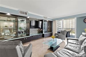 1880 Ocean Drive, Hallandale Beach, FL 33009 - MLS#A11930519