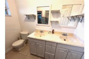 724 Moffett St F Hallandale Beach, FL 33009 - MLS#A11930595