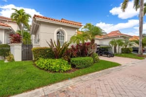 1091 Waterside Ln Hollywood, FL 33019 - MLS#A11930627