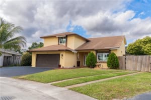 9931 SW 14th St, Pembroke Pines, FL 33025, - MLS#A11930651