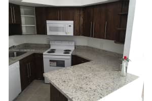 8255 Lake Dr 206, Doral