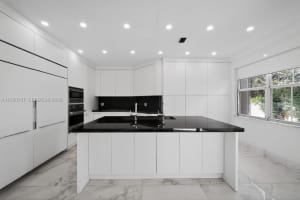 11321 Nw 79th Ln Doral, FL 33178 - MLS#A11930707