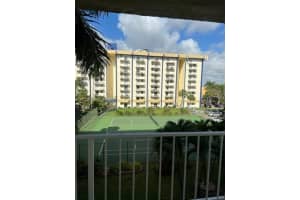 4550 Nw 9th St 411e, Miami