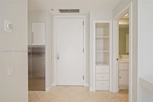 888 Brickell Key Dr 601, Miami