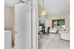 10241 NW 9th St Cir Apt 204-5, Miami, FL 33172, - MLS#A11930798