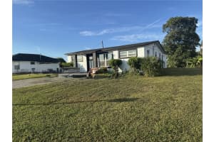 415 SE 4th St, South Bay, FL 33493, - MLS#A11930824