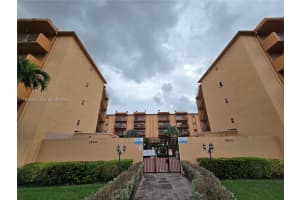 1800 W 54th St APT 409, Hialeah, FL 33012, - MLS#A11930951