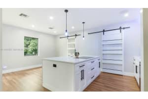 817 Nw 17th St Fort Lauderdale, FL 33311 - MLS#A11930955