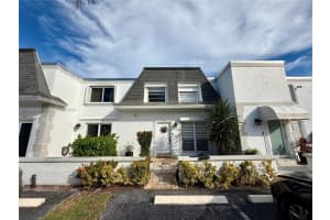 934 Ne 27th Ave, Hallandale Beach