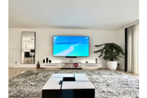 934 Ne 27th Ave Hallandale Beach, FL 33009 - MLS#A11930983