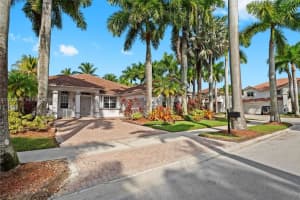 1901 Timberline Rd Weston, FL 33327 - MLS#A11930995